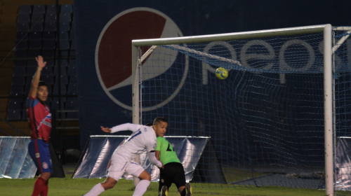 Comunicaciones gana con un gol en fuera de lugar