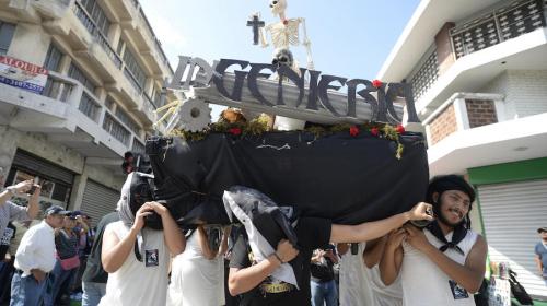 La Huelga de Dolores, sin capucha