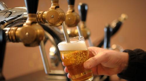 Nuevo estudio revela que la cerveza es benéfica y no engorda