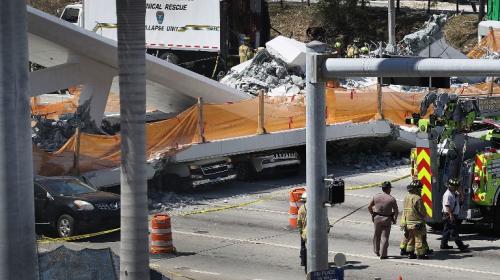 Estas son las dramáticas imágenes del puente colapsado en EE.UU.