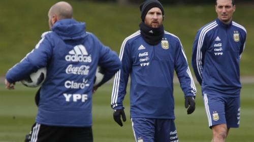 Messi sufre una lesión y es duda para jugar ante Italia