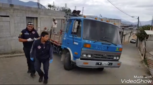 Alba&ntilde;iles impiden el paso a ambulancia en Sumpango, Sacatep&eacute;quez