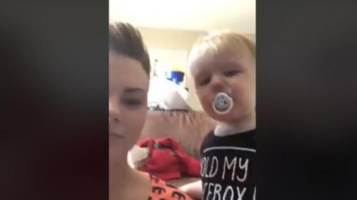 La reacci&oacute;n de un beb&eacute; al ver a su madre llorar se hace tendencia