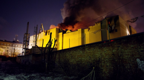 Tragedia en Rusia: al menos 64 muertos en incendio de centro comercial