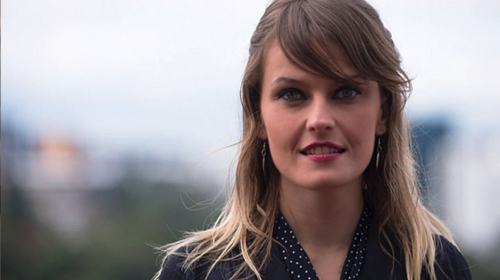 Esto responde Gloria Álvarez a quienes buscan expulsarla de México