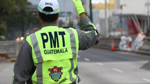 PMT multar&aacute; con Q500 a los veh&iacute;culos que bloqueen las procesiones