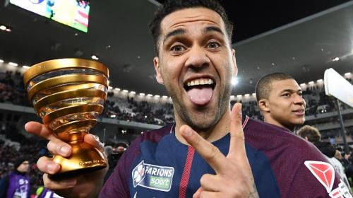 Dani Alves es el coleccionista de títulos, sumó 36 y nadie lo alcanza 