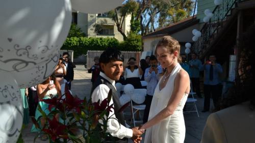 La historia de amor de una inglesa y un guatemalteco en Estados Unidos