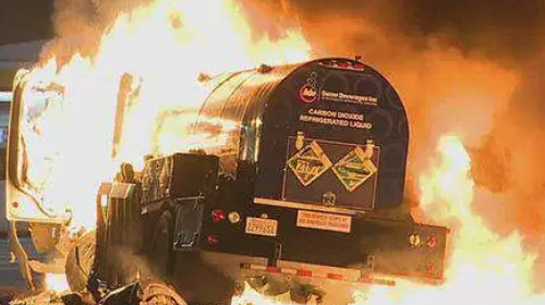 Condujo un cisterna en llamas para alejar el peligro de un poblado