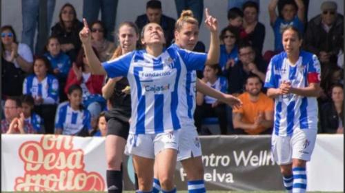 ¡Golazo! Ana Lucía Martínez se manda con un sensacional "globito"