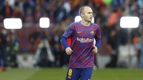 Se va una leyenda. Así despidió el Camp Nou a Andrés Iniesta 