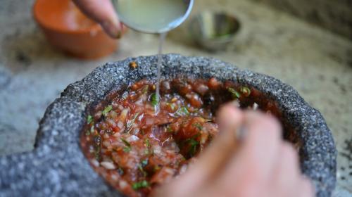 "Somos un chirmol", el restaurante itinerante con sabores de Guatemala