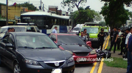 Conductores atropellan a presunto "motoladrón" en la zona 9