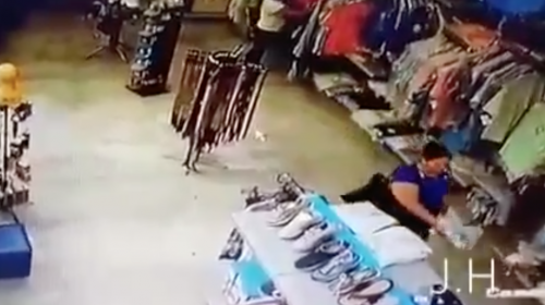 #Video As&iacute; opera una banda de ladrones que rob&oacute; un comercio