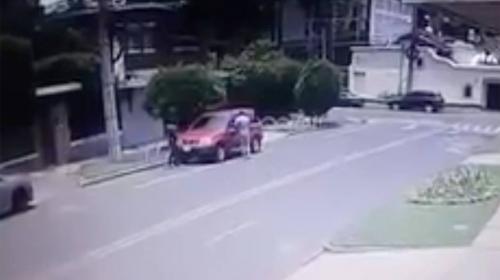 En dos minutos: así roban un vehículo en la zona 14 