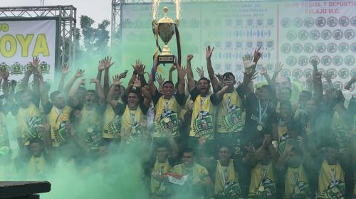 Así fue el festejo de Guastatoya al recibir la copa del Clausura 2018