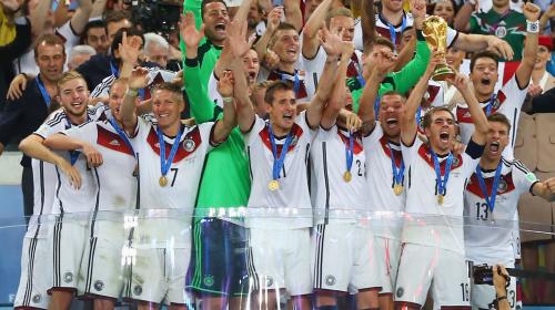 La filosofía de Joachim Low sobre la sexualidad, el alcohol y los egos