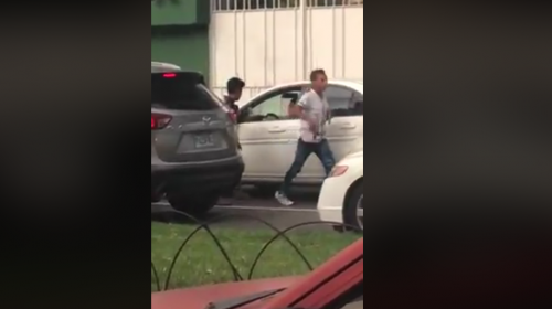 A pie y armados, así asaltan a pilotos en la Avenida Reforma