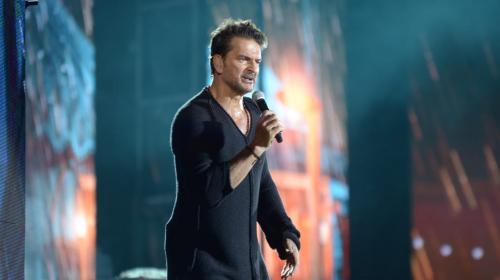 Así buscó Ricardo Arjona a su fiel fan hondureña en Guatemala 
