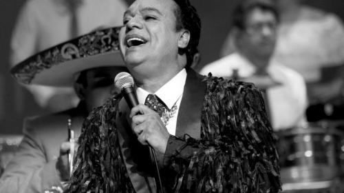 Juan Gabriel está vivo, afirma exmánager