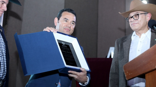 Las promesas de Jimmy Morales a los ganaderos