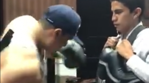 El hombre que recibe los golpes de Neto Bran