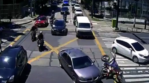 Imprudencia de conductores provoca aparatoso accidente 