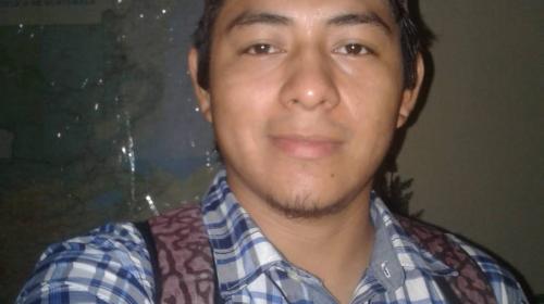 Estudiante de la Usac se lanza del tercer nivel de un edificio