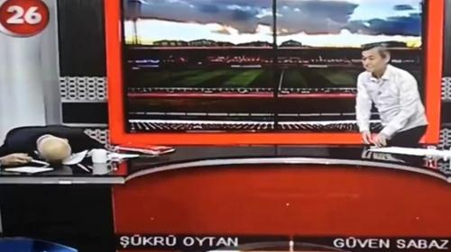 &iexcl;Aterrador! Presentador sufre infarto en pleno programa en vivo