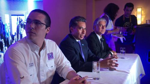 Felipe Alejos juramenta al binomio presidencial del partido Todos