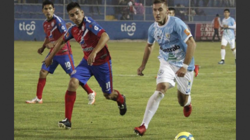 Cordero y Municipal quieren fichar a este delantero argentino