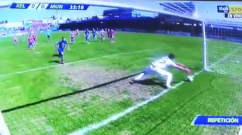 El polémico gol de Municipal que el árbitro no convalidó