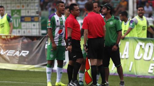 Antigua GFC acusa a árbitro de "ladrón" por fallo en el penal
