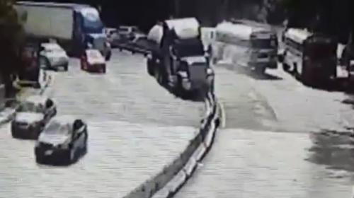 Video: piloto pierde control de cabezal y choca en zona 15