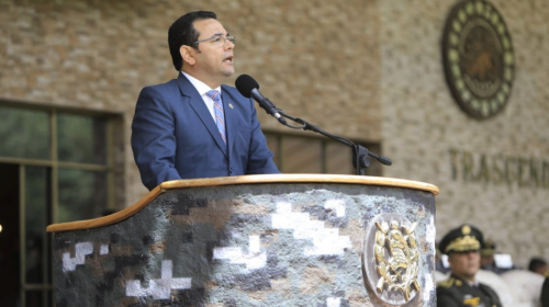 Jimmy Morales narró historia de "300" a veteranos del Ejército