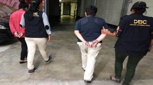 Capturan a dos presuntas falsificadoras al salir de una agencia