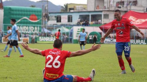 Municipal sufre, pero gana gracias al portero Paulo César Motta
