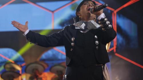 Paola entre los tres finalistas de La Academia 