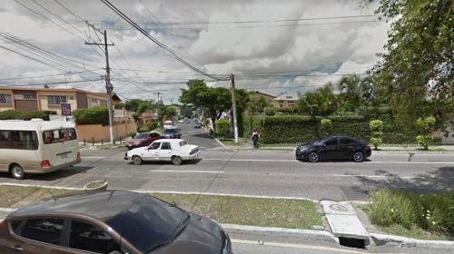 PNC enfrenta a balazos a unos robacarros en zona 11