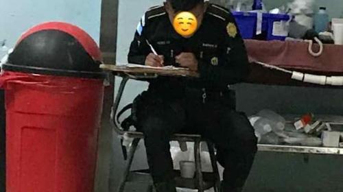 La historia del Polic&iacute;a que se hace su tarea se viraliza