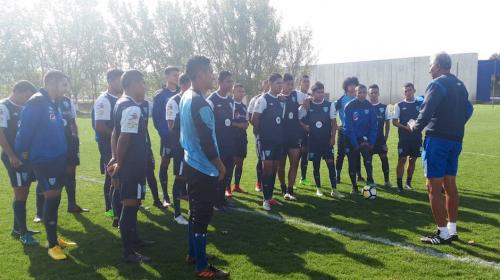 Selección Sub-20: campamento en México dejó un defensa lesionado