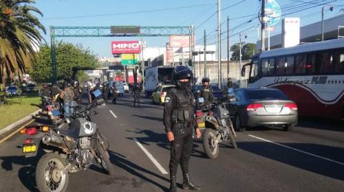 Operativos de los "Lobos" complican tránsito en calzada Roosevelt