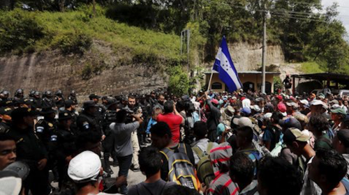 M&eacute;xico advierte que podr&iacute;a frenar caravana migrante de Honduras