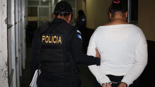 La mujer que acumuló cinco órdenes de captura en dos años