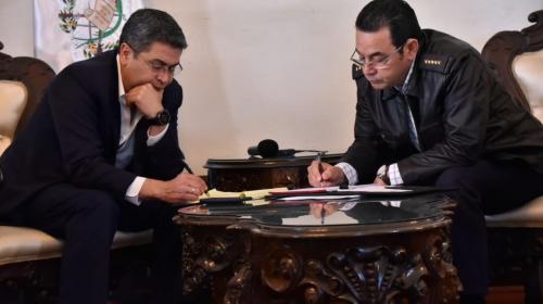 Jimmy Morales luci&oacute; su chaqueta de general 5 estrellas 