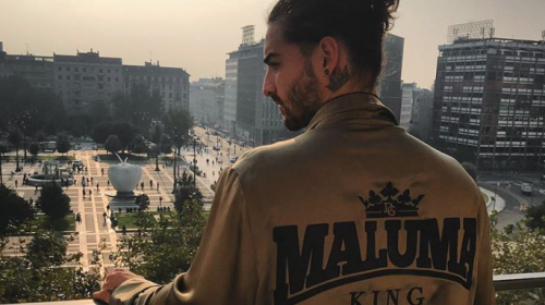 Maluma se tiñe el pelo y las redes se llenan de memes