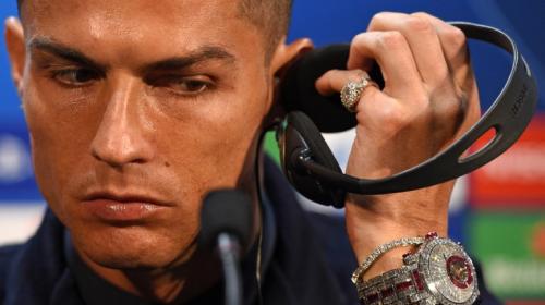 El impresionante reloj que lució Ronaldo en una conferencia