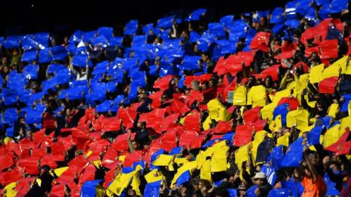 Así son los papeles que formaron el mosaico del Camp Nou