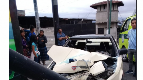 Fuerte accidente deja un ni&ntilde;o y un adulto herido