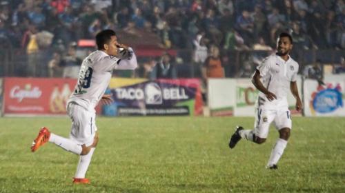 El llamativo festejo de Robin Betancourth en Cobán